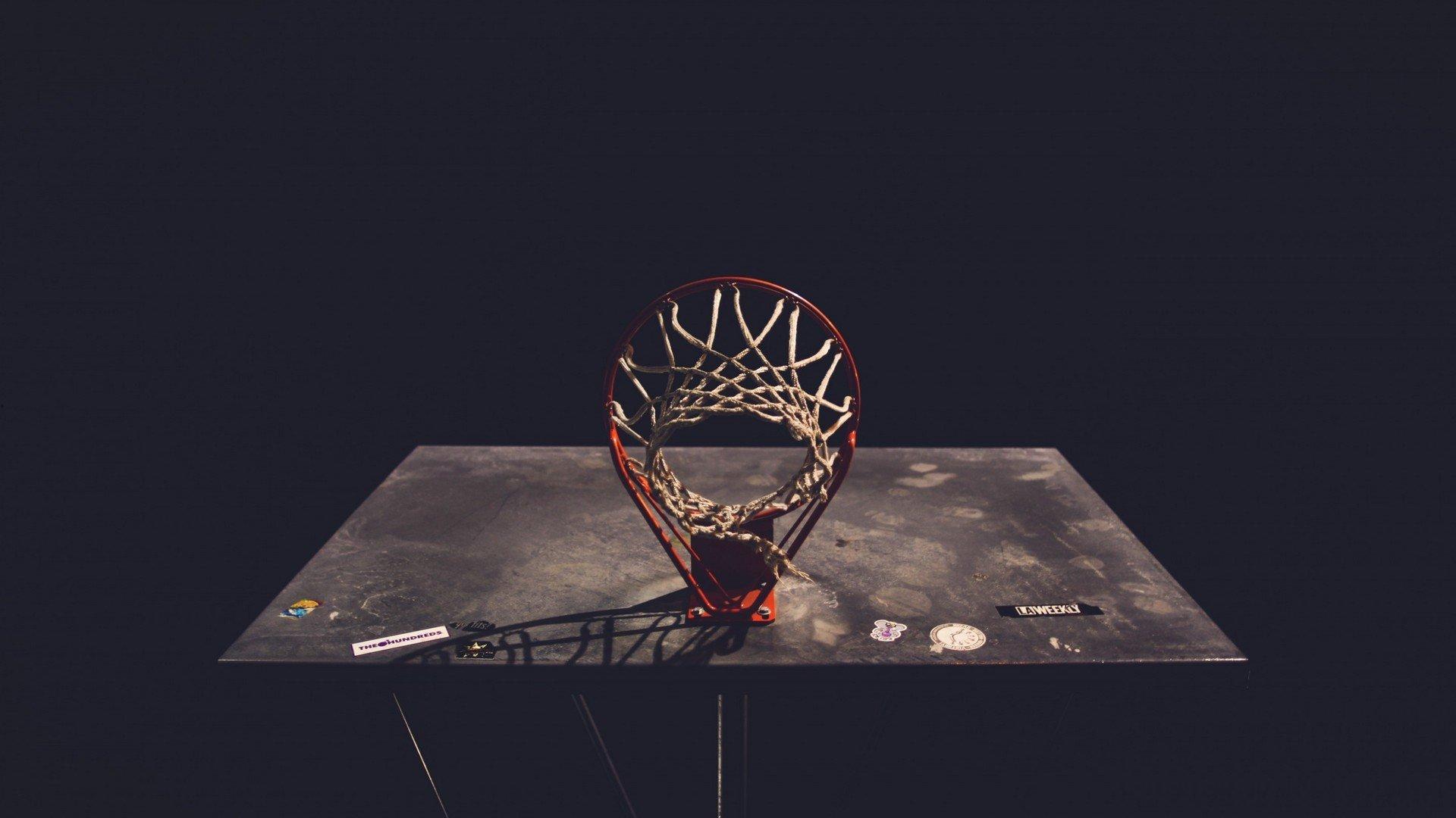 弗里克遭遇防线危机，右闸真空成巴萨争冠最大隐患，西甲倒计时仅剩最后希望